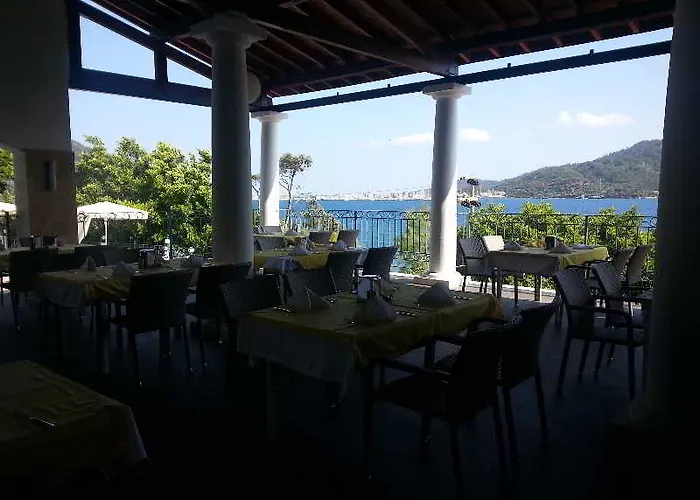 Club Bellamare مرمريس