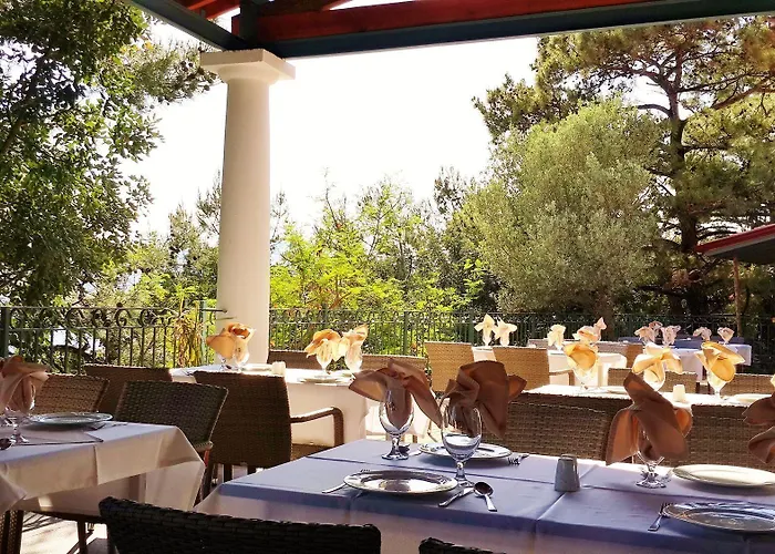 Club Bellamare فندق مرمريس