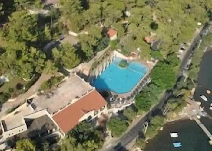 Club Bellamare فندق