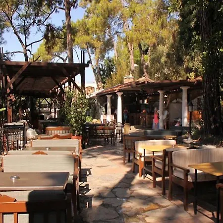 Club Bellamare فندق مرمريس